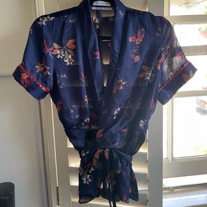 Pretty UO Wrap Top 💫